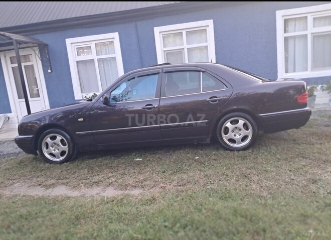 Mercedes E 230 1996, 345,291 km - 2.3 l - Zaqatala