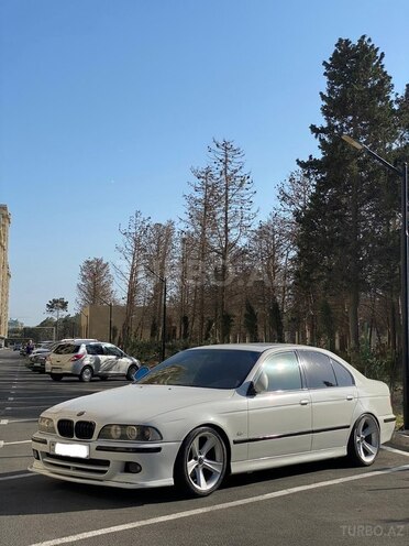 BMW 525 2002, 299,000 km - 2.5 l - Sumqayıt