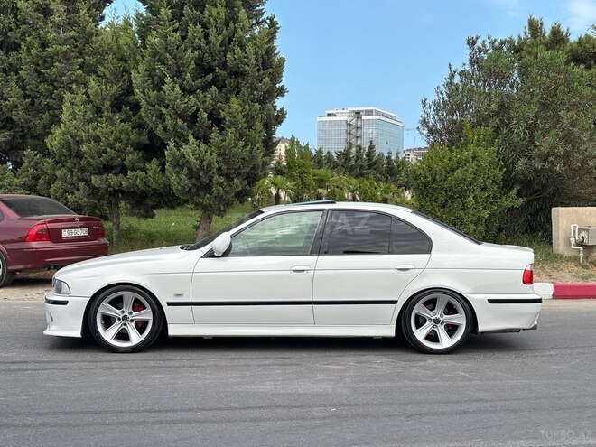 BMW 525 2002, 299,000 km - 2.5 l - Sumqayıt