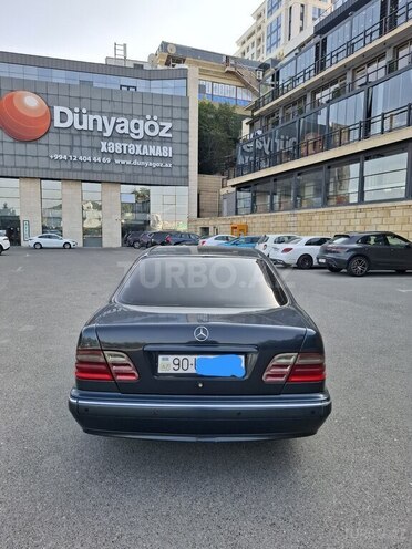 Mercedes E 220 1999, 427,034 km - 2.2 l - Bakı