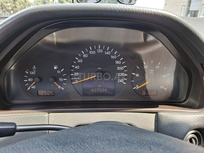 Mercedes E 220 1999, 427,034 km - 2.2 l - Bakı