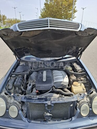 Mercedes E 220 1999, 427,034 km - 2.2 l - Bakı