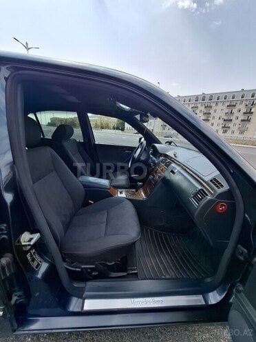 Mercedes E 220 1999, 427,034 km - 2.2 l - Bakı
