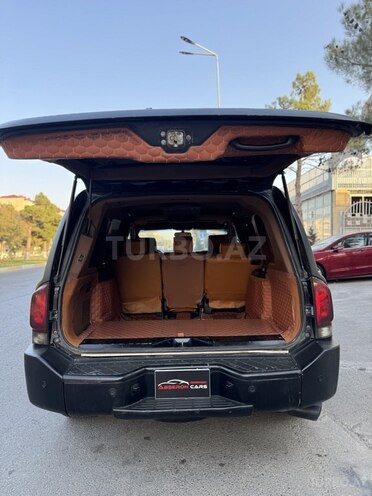 Nissan Armada-5