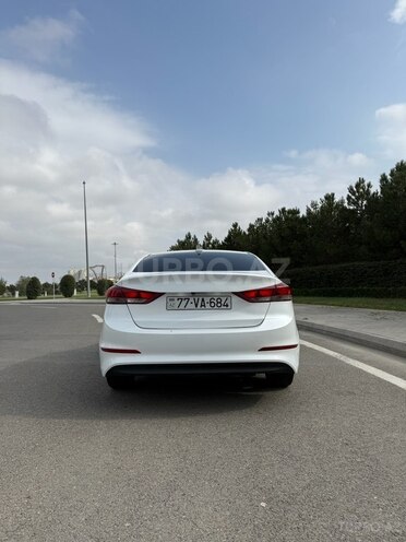 Hyundai Elantra 2017, 174,000 km - 2.0 л - Bakı