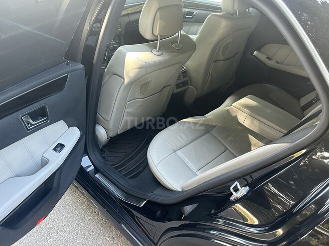 Mercedes E 350 2009, 235,000 km - 3.5 л - Sumqayıt