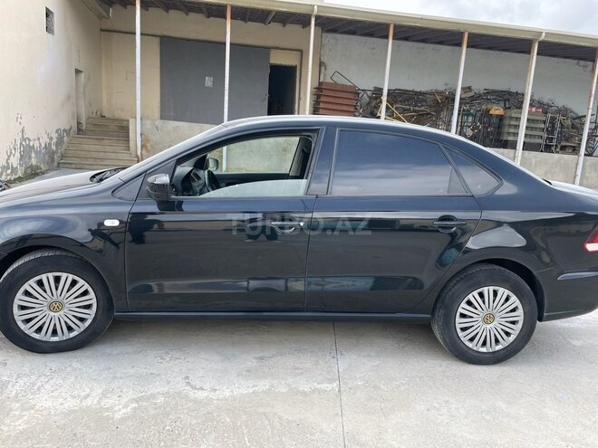 Volkswagen Polo-4