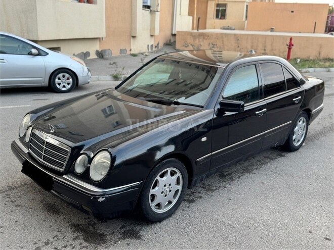 Mercedes E 220 1998, 258,000 km - 2.2 l - Bakı