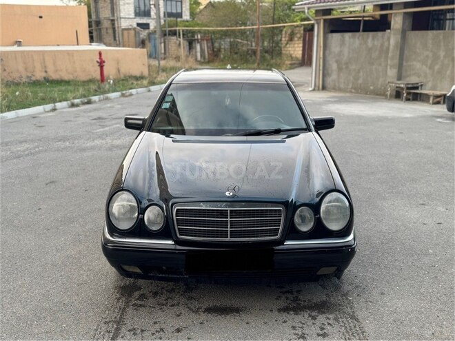 Mercedes E 220 1998, 258,000 km - 2.2 l - Bakı