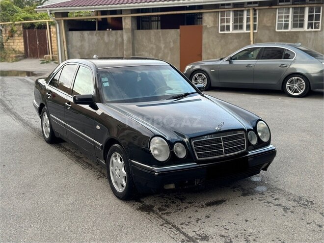 Mercedes E 220 1998, 258,000 km - 2.2 l - Bakı