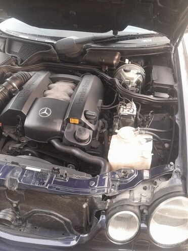 Mercedes E 240 2000, 368,918 km - 2.6 l - Bakı