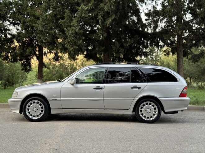 Mercedes C 220 2000, 344,000 km - 2.2 l - Saatlı