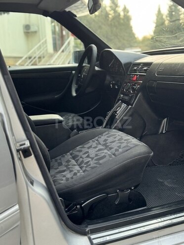 Mercedes C 220 2000, 344,000 km - 2.2 l - Saatlı