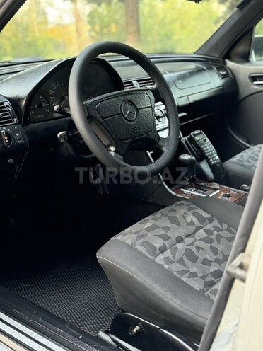 Mercedes C 220 2000, 344,000 km - 2.2 l - Saatlı