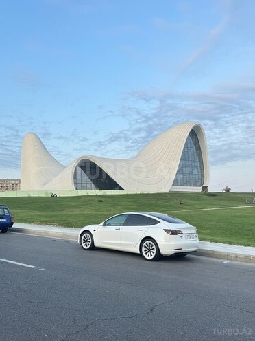 Tesla Model 3 2023, 42,000 km - 0.0 l - Bakı