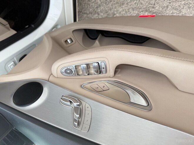 Mercedes C 300-10