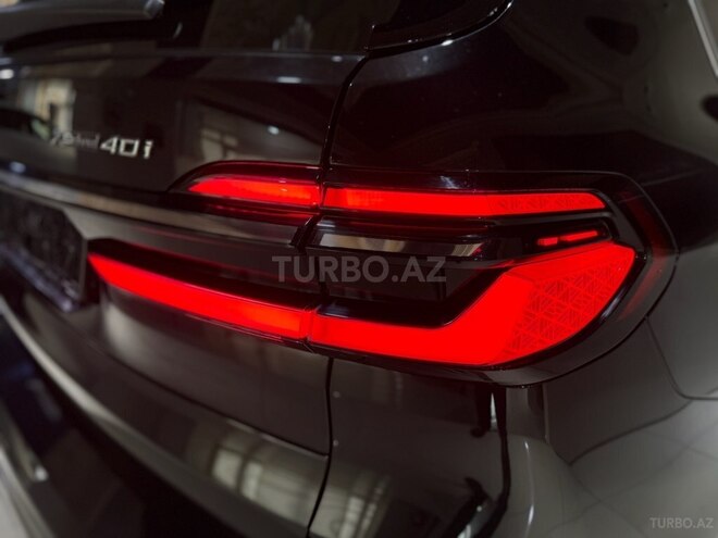 BMW X7-7