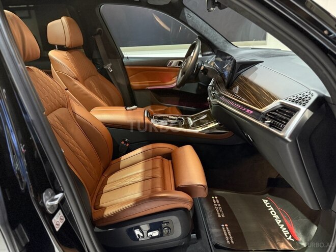 BMW X7-21