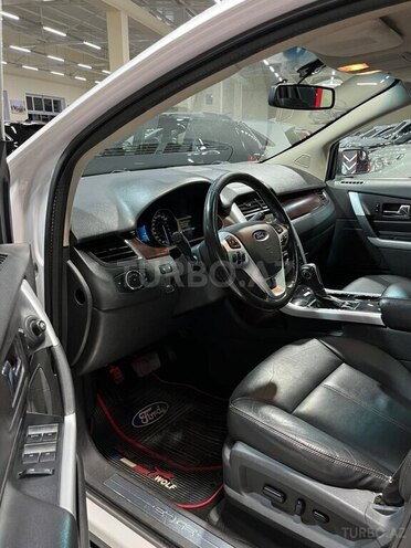 Ford Edge-13