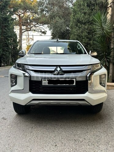 Mitsubishi L200 2023, 32,000 km - 2.4 l - Bakı