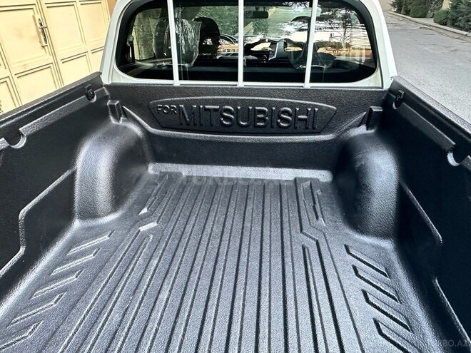Mitsubishi L200 2023, 32,000 km - 2.4 l - Bakı