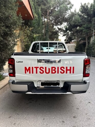 Mitsubishi L200 2023, 32,000 km - 2.4 l - Bakı