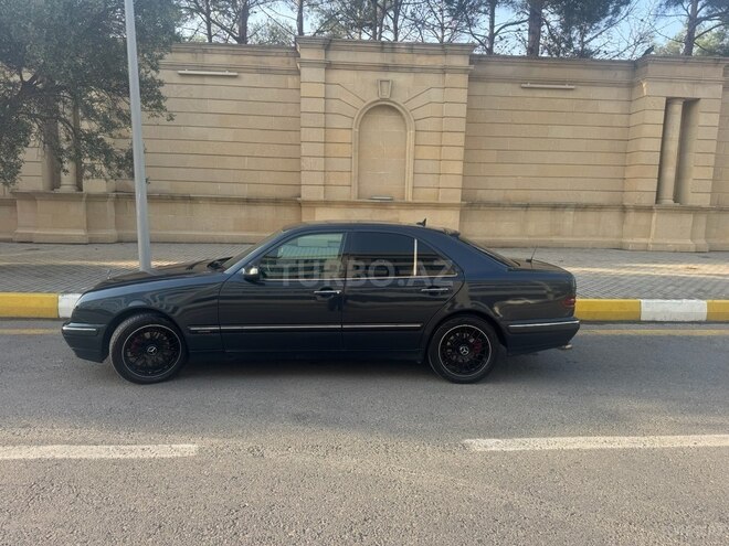Mercedes E 270 2001, 406,000 km - 2.7 l - Bakı