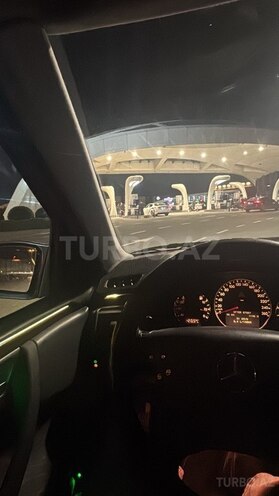 Mercedes E 270 2001, 406,000 km - 2.7 l - Bakı
