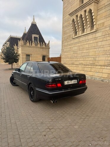 Mercedes E 270 2001, 406,000 km - 2.7 l - Bakı