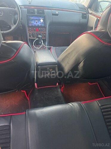 Mercedes E 270 2001, 406,000 km - 2.7 l - Bakı