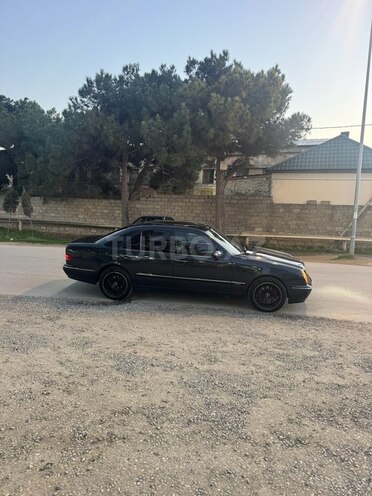 Mercedes E 270 2001, 406,000 km - 2.7 l - Bakı