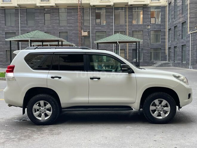 Toyota Land Cruiser Prado 2013, 376,000 km - 3.0 l - Bakı