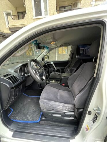 Toyota Land Cruiser Prado 2013, 376,000 km - 3.0 l - Bakı