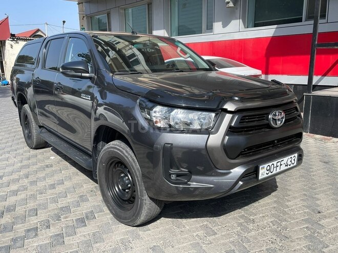 Toyota Hilux 2022, 68,500 km - 2.4 l - Bakı