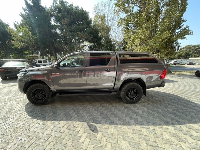 Toyota Hilux 2022, 68,500 km - 2.4 l - Bakı