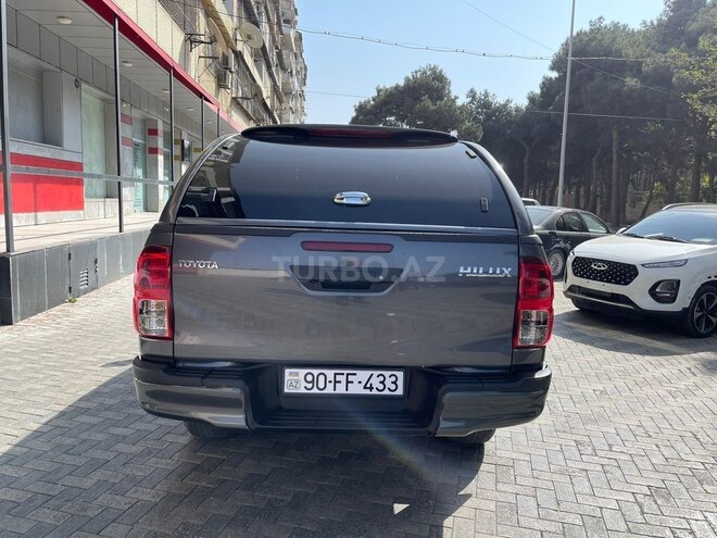 Toyota Hilux 2022, 68,500 km - 2.4 l - Bakı