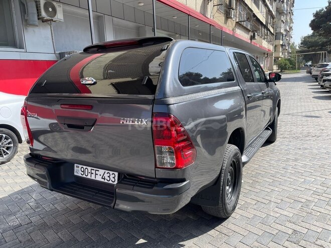 Toyota Hilux 2022, 68,500 km - 2.4 l - Bakı