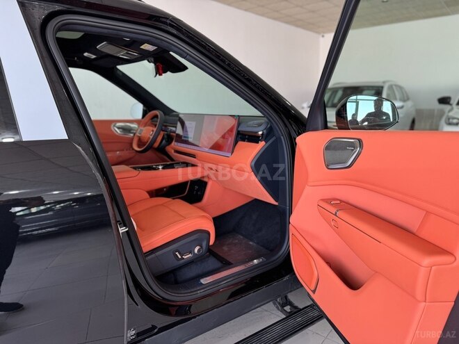 Lynk & Co 900-8