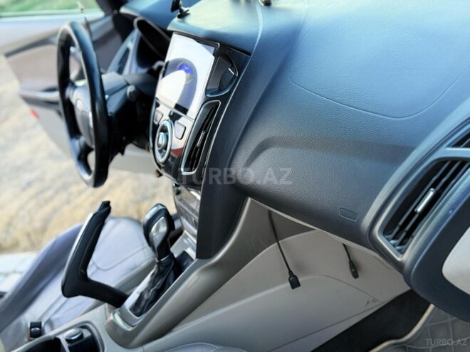 Ford Focus 2012, 329,000 km - 2.0 l - Bakı