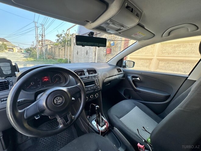 Volkswagen Polo 2013, 280,000 km - 1.6 л - Bakı