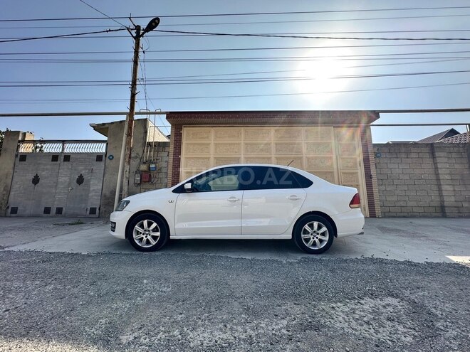 Volkswagen Polo 2013, 280,000 km - 1.6 л - Bakı
