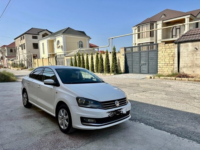 Volkswagen Polo 2013, 280,000 km - 1.6 л - Bakı
