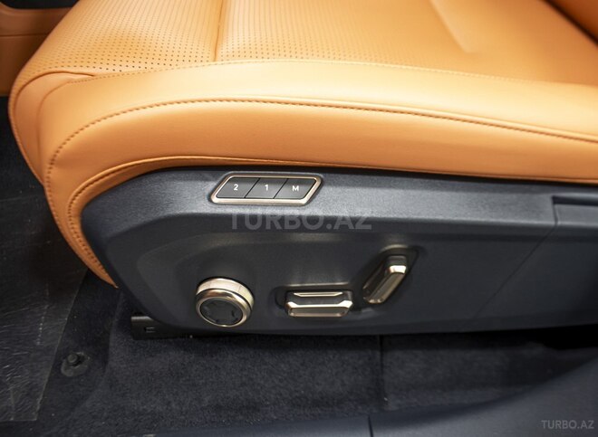 Lynk & Co 900-38