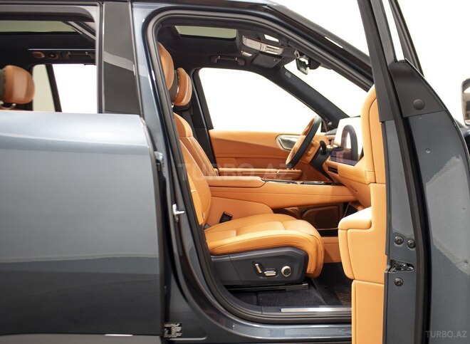 Lynk & Co 900-22