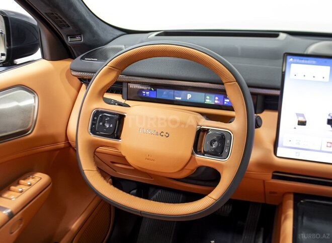 Lynk & Co 900-29