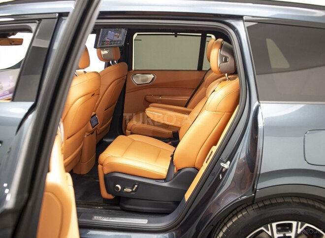 Lynk & Co 900-20