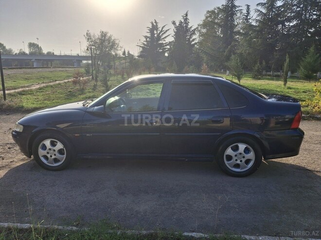 Opel Vectra 1999, 380,000 km - 1.8 l - Qazax