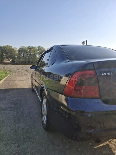 Opel Vectra 1999, 380,000 km - 1.8 l - Qazax