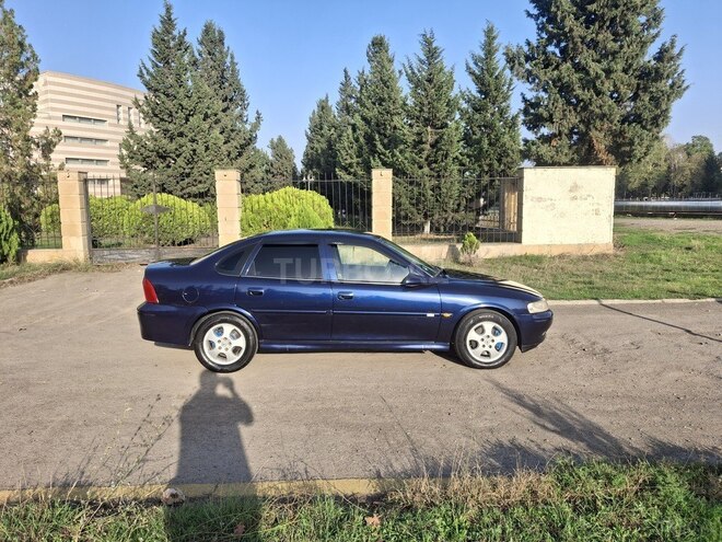 Opel Vectra 1999, 380,000 km - 1.8 l - Qazax