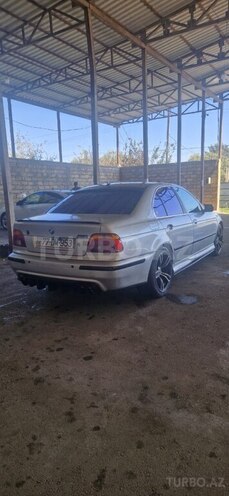BMW 523 1998, 300,000 km - 2.5 l - Masallı